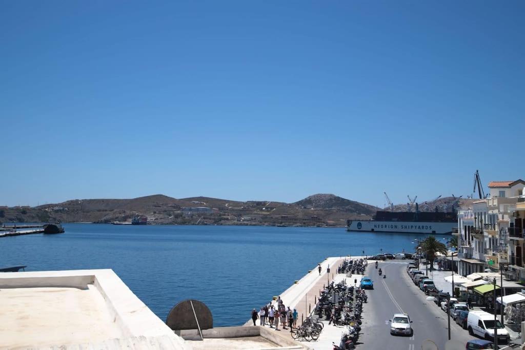 Noor Syros *